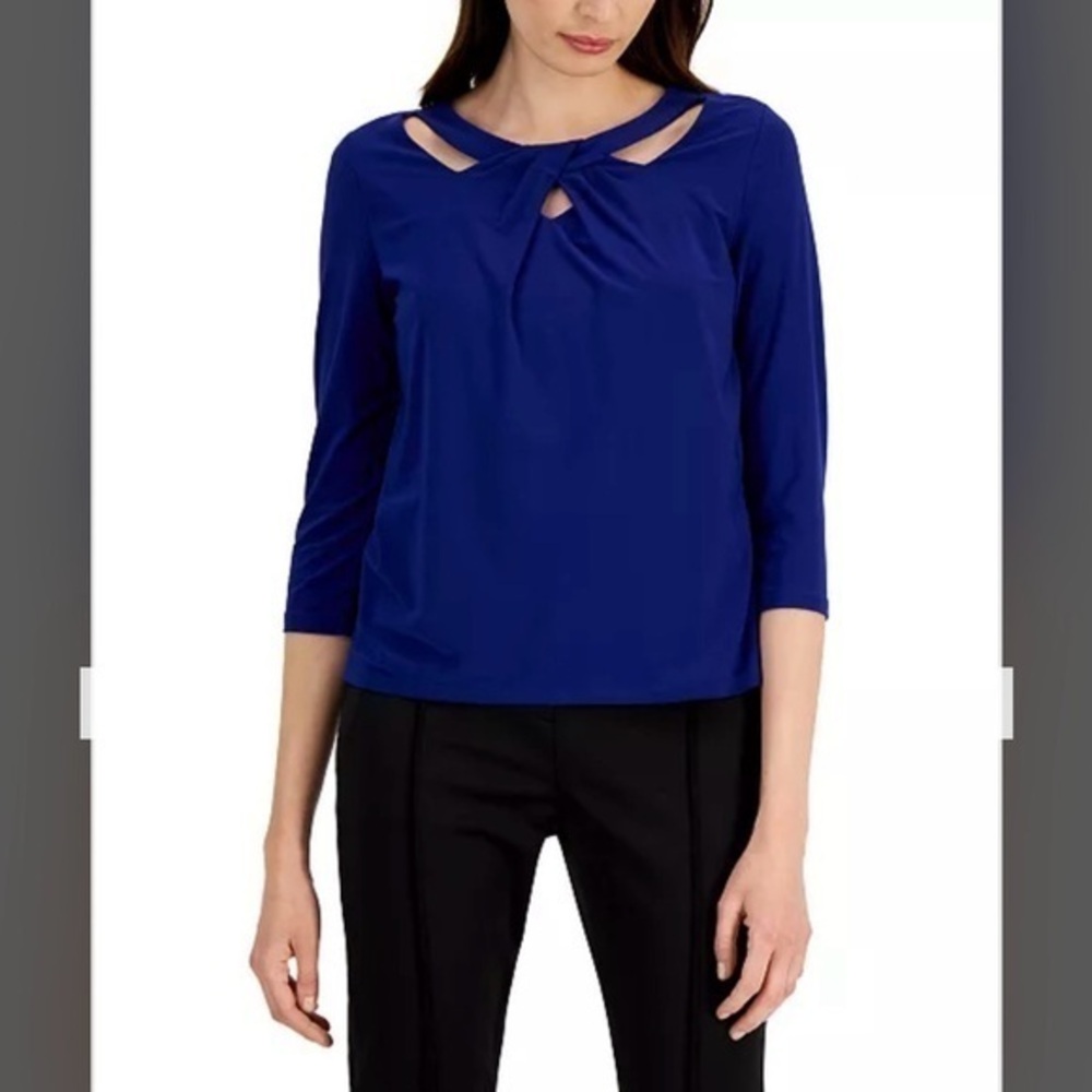Kasper Three Quarter Sleeve Twist Neck Top in Navy Size SP
